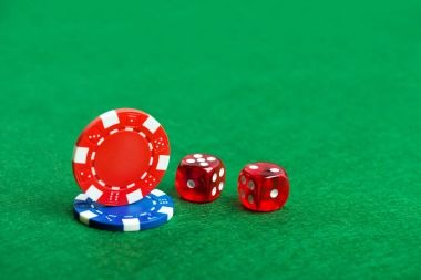 komodo4d Microgaming slot game interface on mobile